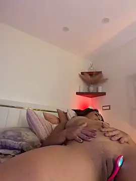 SiennaRosse live cam on StripChat