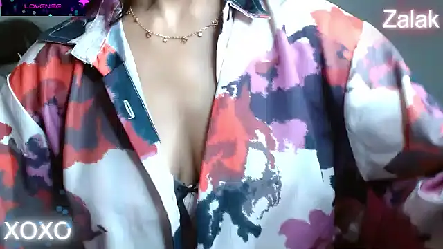 its_zalak live cam on StripChat