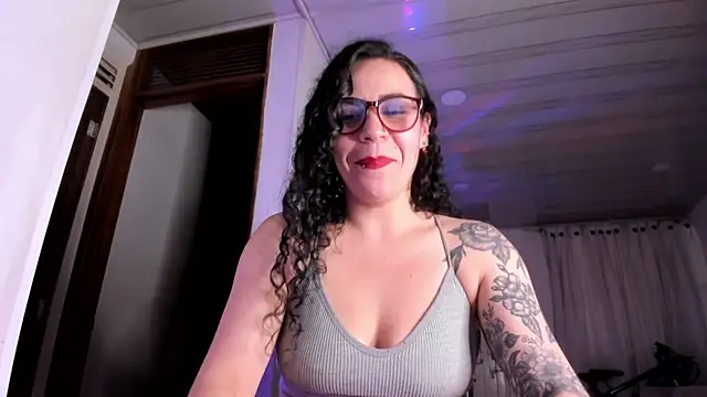 mia_velvet1