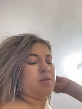 Miaroosee webcam stripchat model stream image