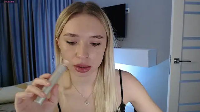 Emily_Hartt
