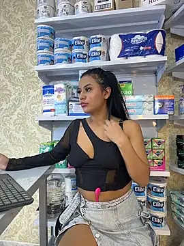 Mia_233_