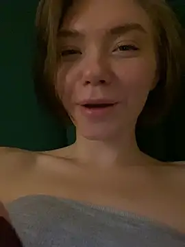 Lisaaa_Alisa live cam on StripChat