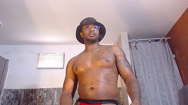 IsiahMaxwell live cam on StripChat