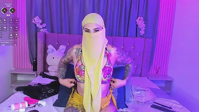 Nayla-Mouna webcam stripchat model stream image