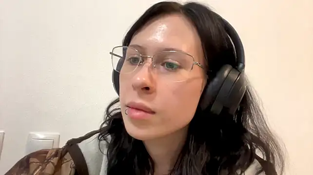 AteEtonian live cam on StripChat