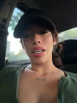 roxyrougee webcam