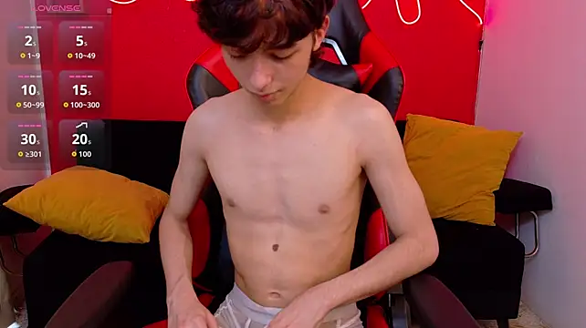 Twink_Sebas7