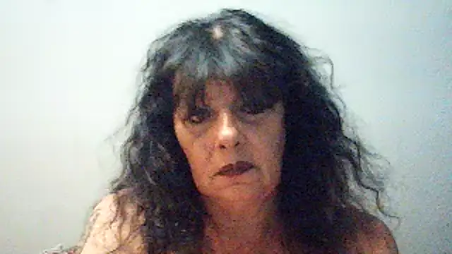 LadyCHARMS69 live cam preview
