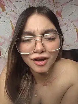 julisaenz webcam stripchat model stream image