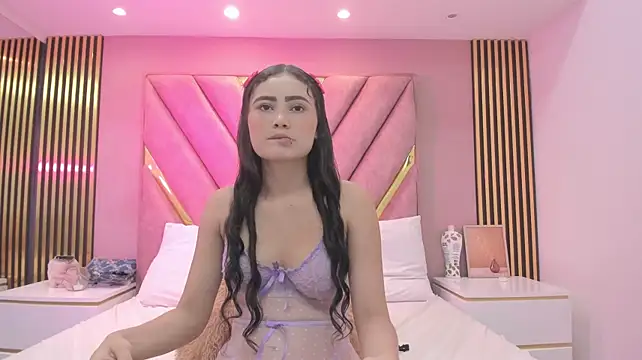 Emma_Lara1