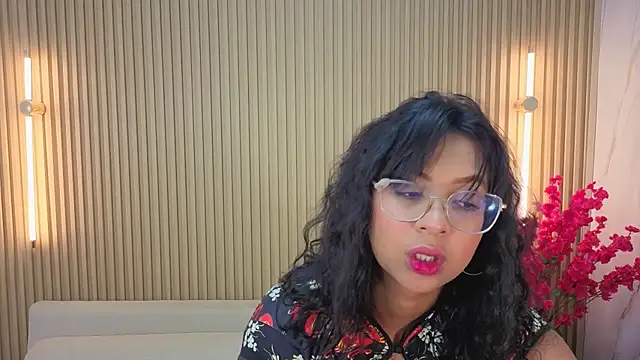 aria_montes_t webcam stripchat model stream image