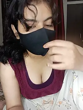 Shreyashram77 live cam on StripChat