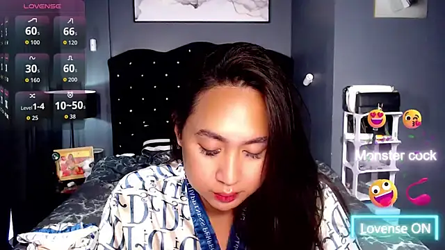 HOTTESTCANDYTS live cam preview