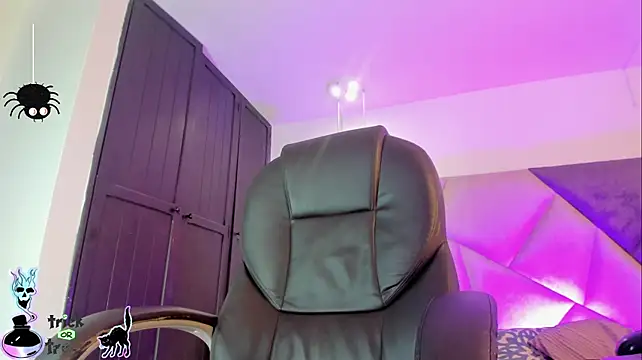 AvaLovely_