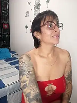 missrouge_tattoo live cam on StripChat