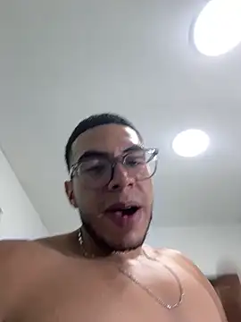 alejandrocock23 live cam on StripChat