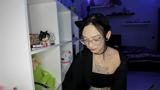 PurrYuna live sex cam