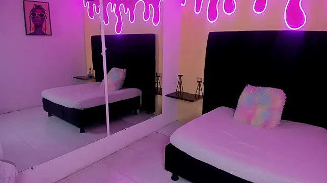 MiaCollinss_09