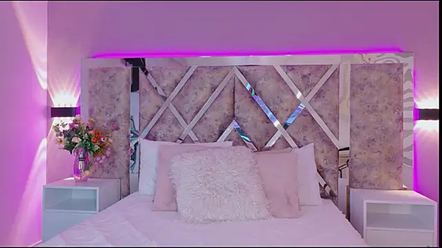 LolaGray__