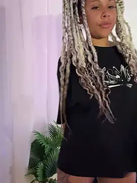 HaileyDiana webcam