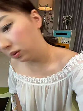 A_XiaoMan live sex cam