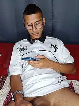 Hard_brown03 live cam on StripChat