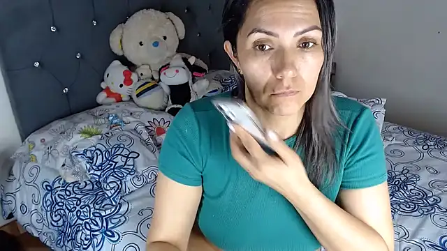 Chantal_hott live cam on StripChat