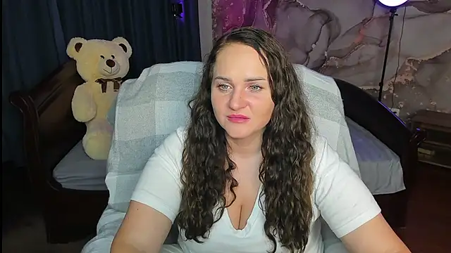Chorna_Rouse live cam preview
