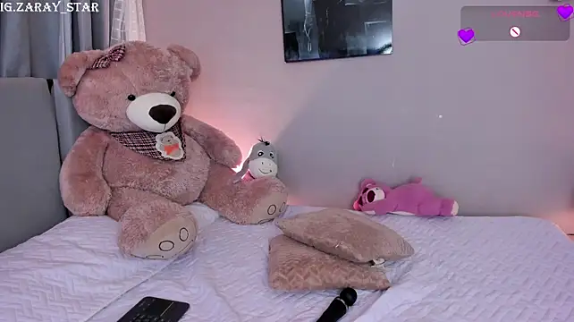 Zaray_star live cam on StripChat