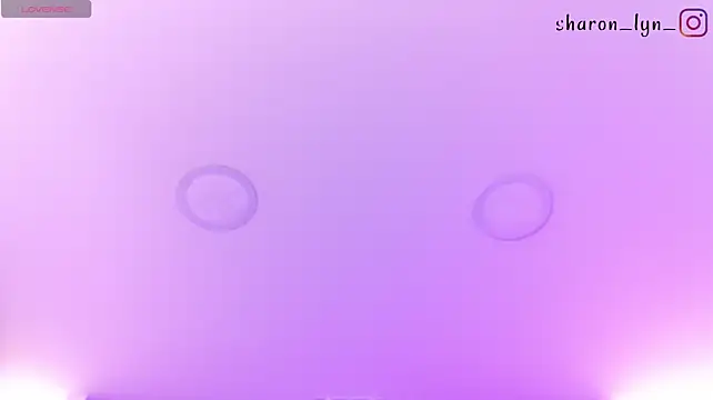 SharonLyn_ webcam stripchat model stream image