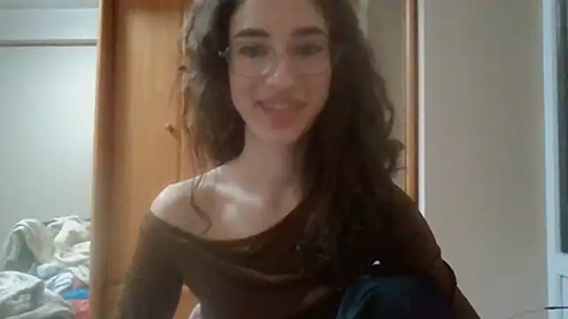 CrystalDolls live cam on StripChat