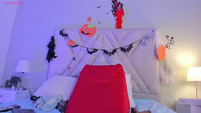 Eva-Millss live cam preview