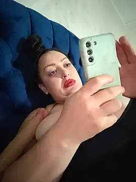 AMYRA_HOT