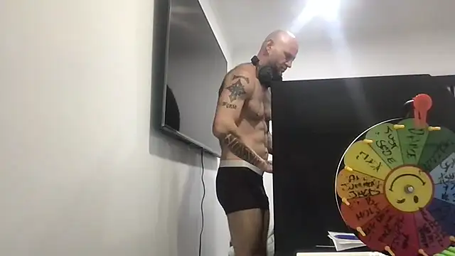brianomally live cam on StripChat