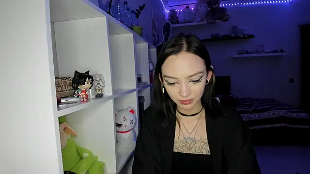 PurrYuna live cam on StripChat