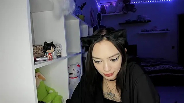 PurrYuna live cam on StripChat