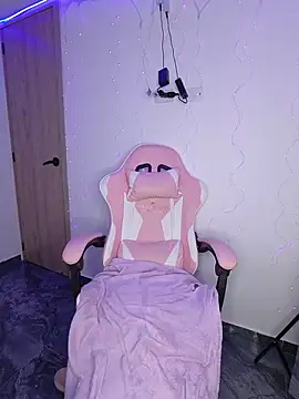 Scarlettkisses_