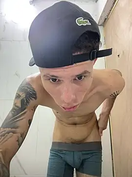 LuiguiMoore live sex cam