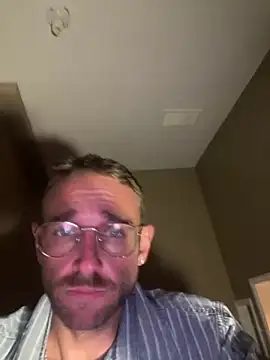MaxSpadeErotica live sex cam