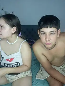 SweetRabbit29 live cam on StripChat