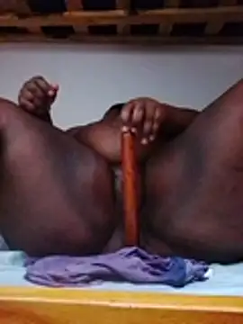 Emelda36 webcam