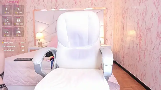 Emily_Whinfre