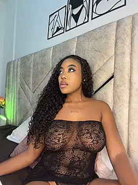 Show de webcam en vivo con Lola_king_ - Juguetes Lovense interactivos disponibles