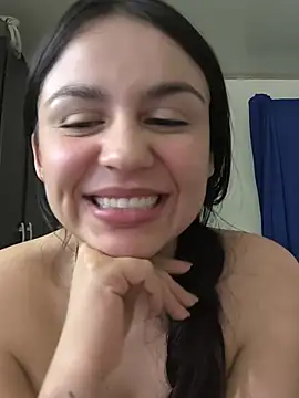 Daniela-rosee live cam on StripChat