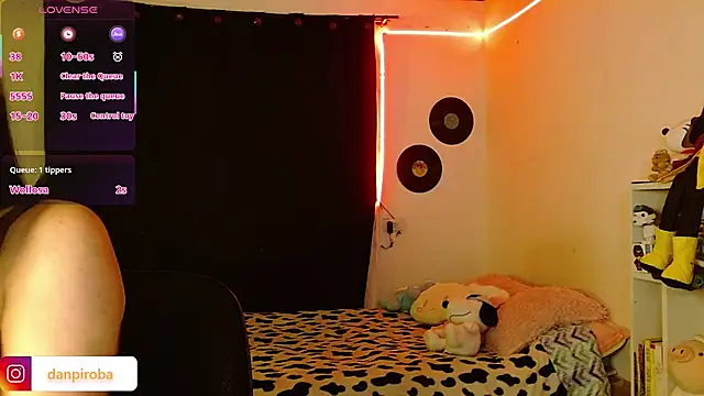ludo_kitty live cam on StripChat