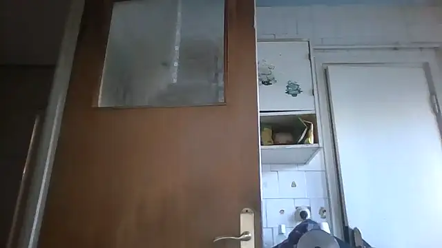 mariusica1@xh live cam on StripChat
