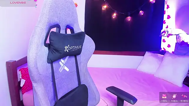 Juless_x webcam stripchat model stream image