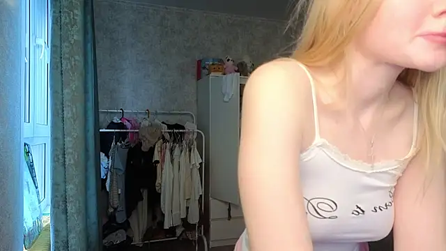 Wendy_228 live cam on StripChat