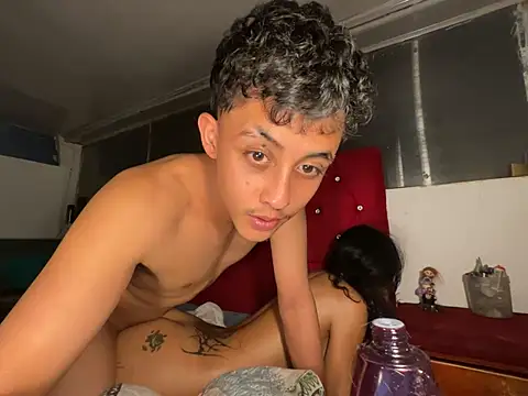 keithandbelzebu live cam on StripChat